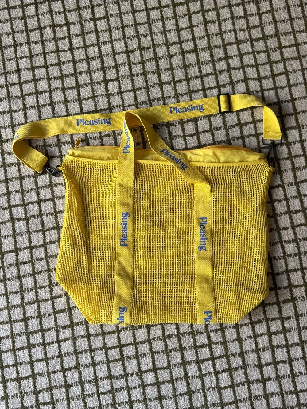 Harry Styles Pleasing Exclusive
Holiday LA Pop Up Shop Yellow
Beach Bag NWOT